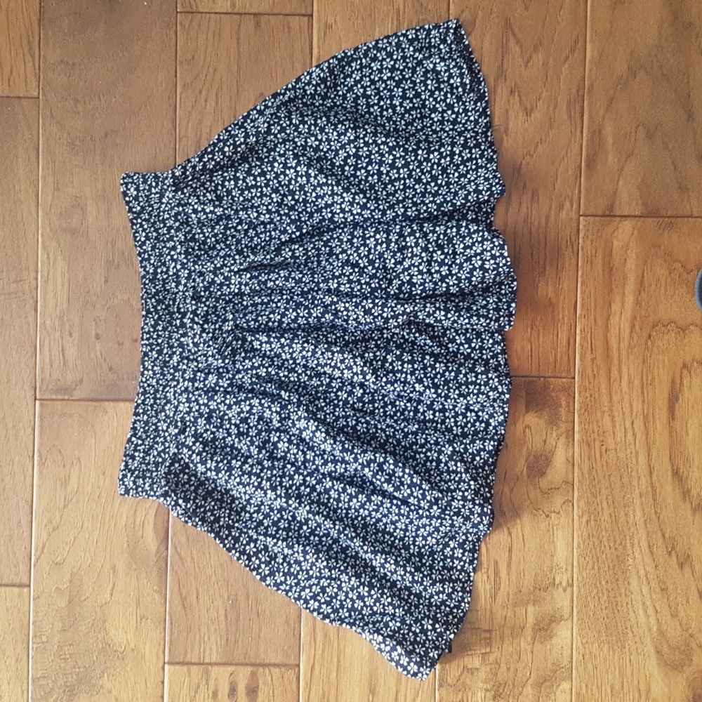 Brandy Melville Mini Floral Printed Skirt One Size